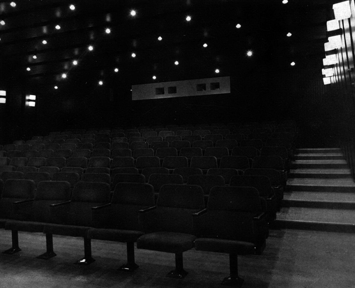 Az alagsori előadóterem nézőtere. (forrás: MÉ 1974/1)