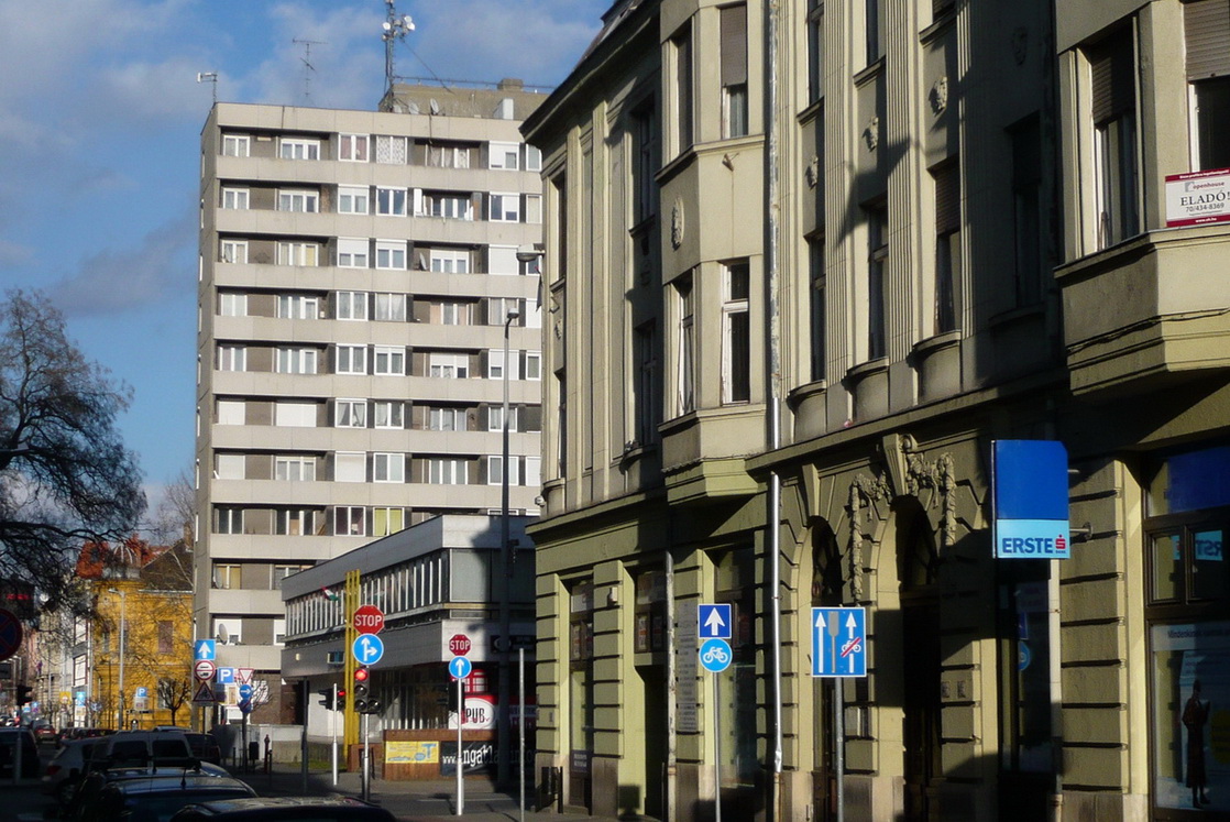 És végül egy utcakép 2010-ből... (fotó: HG)