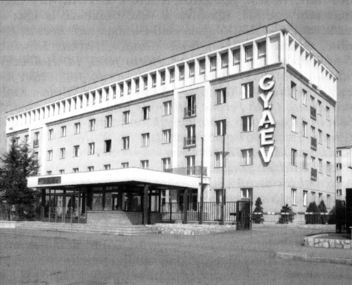 Az épület a nyolcvanas években. (forrás: archív)