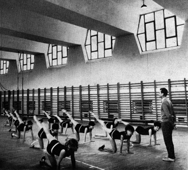 Tornaterem 1965-ben tornaóra közben. (forrás: MÉ 1965/4)