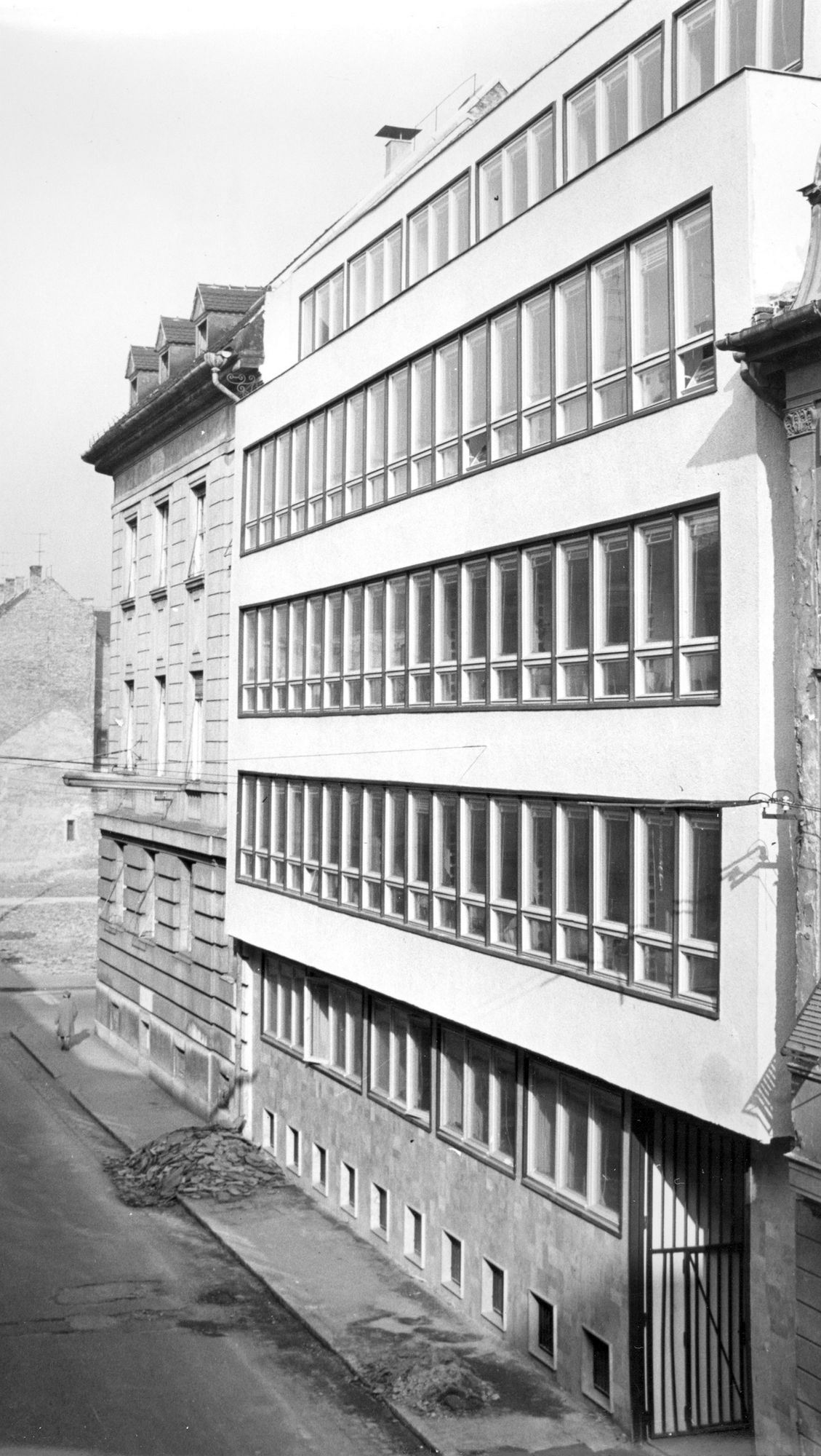 A székházbővítés Czuczor Gergely utcára néző homlokzata. (forrás: HAP Galéria anyaga)