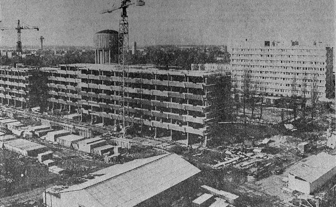 Az építés 1980 körül. (forrás: archív újságcikk)