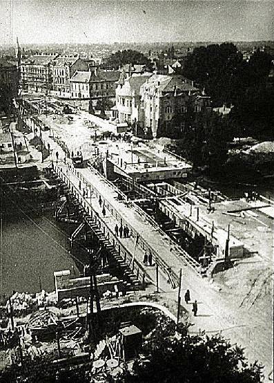 Épül az új vasbeton szerkezet 1952 k. (forrás: Régi Győr)